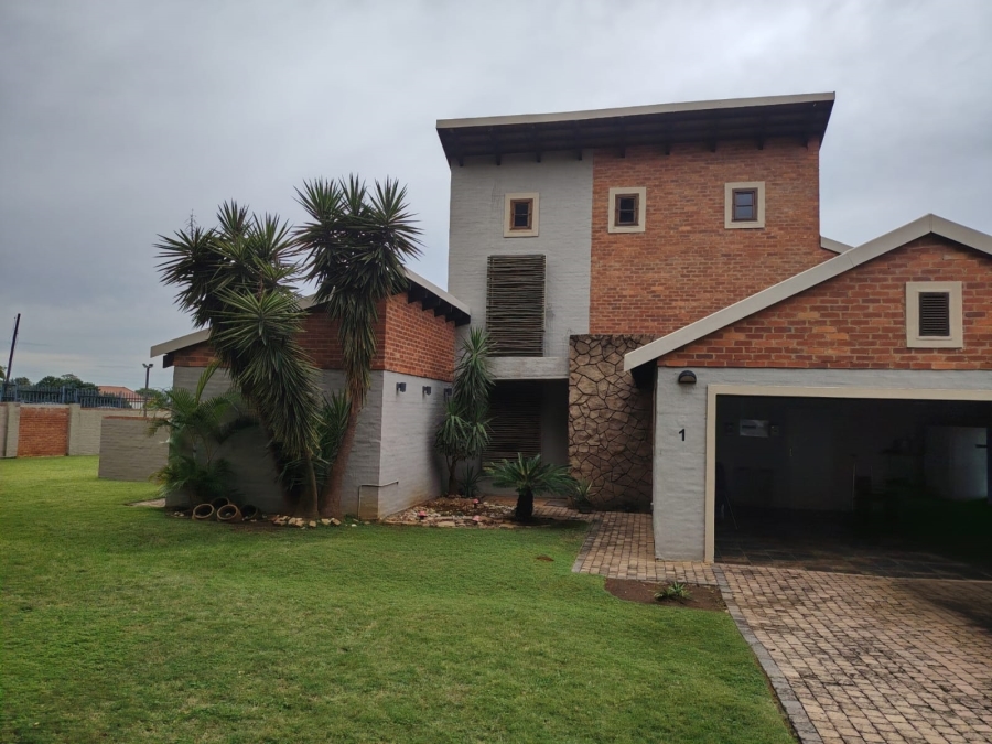 3 Bedroom Property for Sale in Waterval East North West